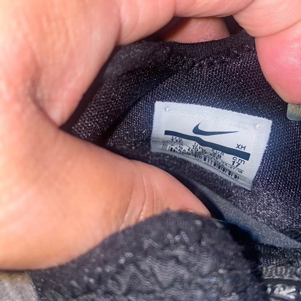 Nike Lebron‎ tennis shoes